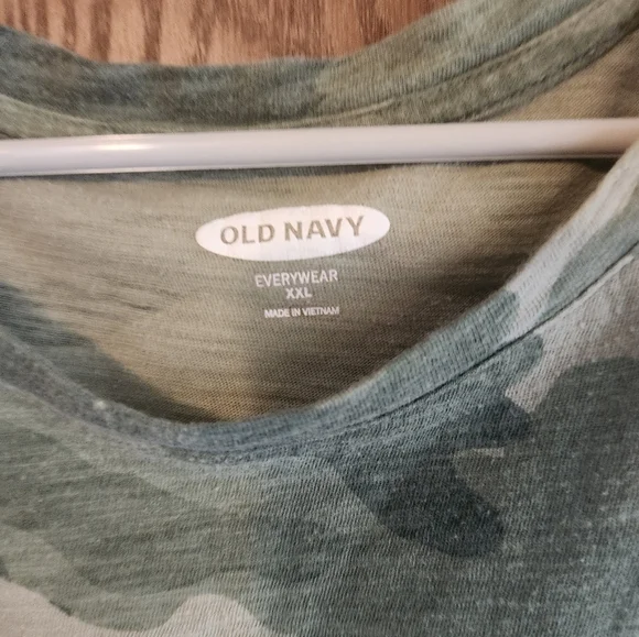Old Navy Green Camouflage Tee - Picture 3 of 3